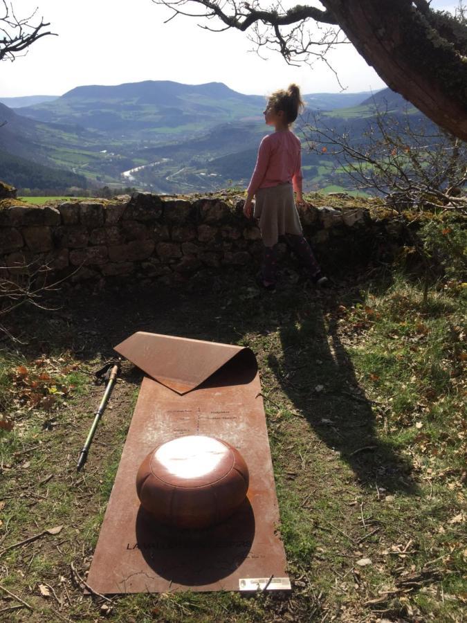 Gite La Cerise Qui Rit La Cresse Exterior photo