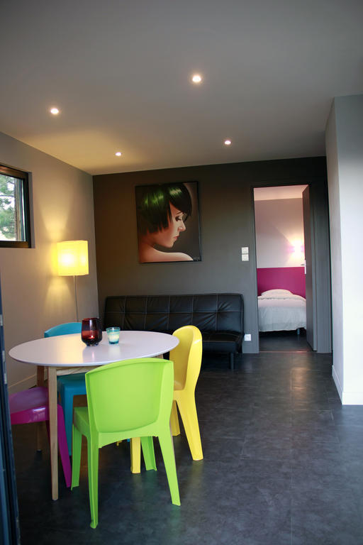 Gite La Cerise Qui Rit La Cresse Room photo